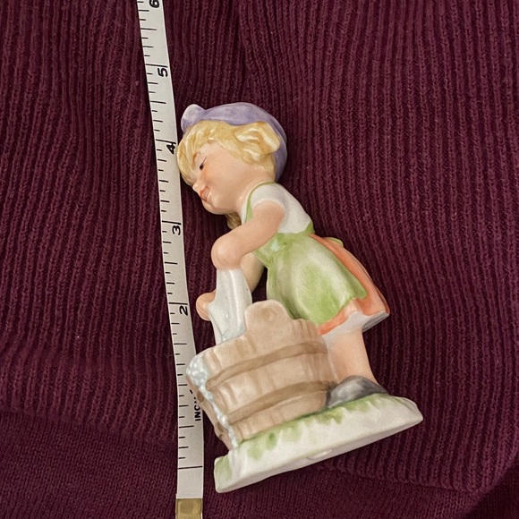 Goebel Porcelain Girl with Basket in Green and Purple - Picture 6 of 6